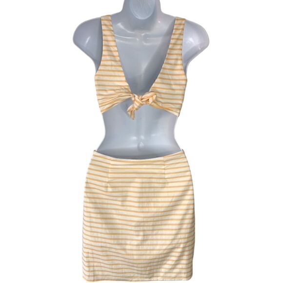 Superdown Mya Tie Back Dress Yellow and White - Picture 4 of 8